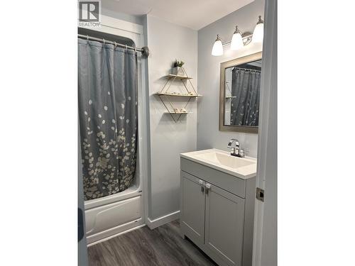 51 Hays Vale Drive, Prince Rupert, BC - Indoor Photo Showing Bathroom
