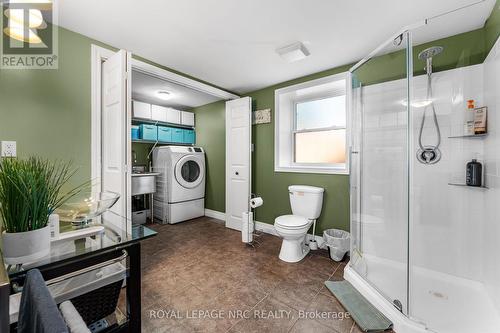 12 Lincoln Road E, Fort Erie (Crystal Beach), ON - Indoor Photo Showing Bathroom