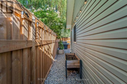 12 Lincoln Road E, Fort Erie (Crystal Beach), ON - Outdoor With Exterior