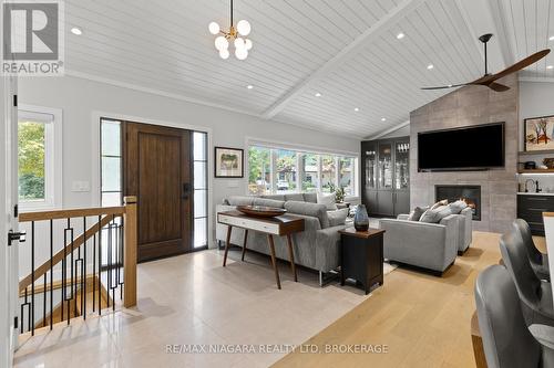 3886 Glenview Drive, Lincoln (Lincoln-Jordan/Vineland), ON - Indoor Photo Showing Other Room With Fireplace