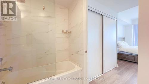 6210 - 55 Cooper Street S, Toronto, ON - Indoor Photo Showing Bathroom