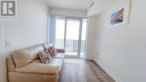 6210 - 55 Cooper Street S, Toronto, ON - Indoor Photo Showing Living Room