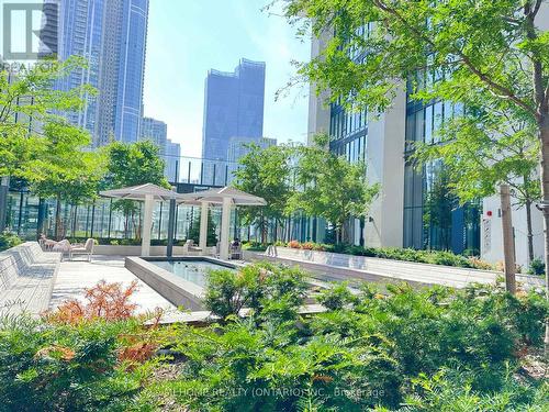 6210 - 55 Cooper Street S, Toronto, ON - Outdoor