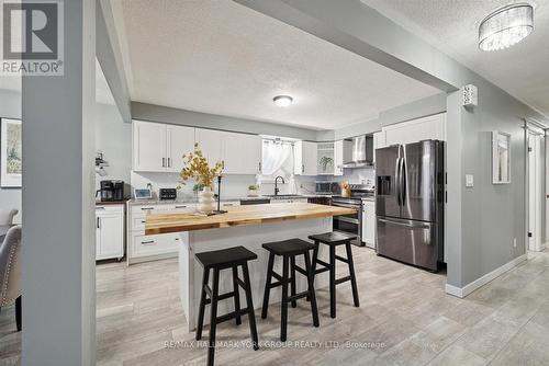5 Burke Street, Georgina, ON - Indoor Photo Showing Kitchen