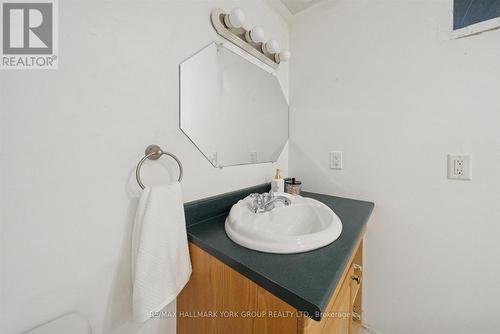 5 Burke Street, Georgina, ON - Indoor Photo Showing Bathroom