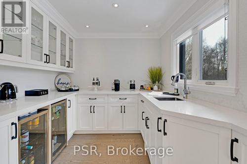 140 Ravendale Court, Vaughan, ON - Indoor Photo Showing Kitchen