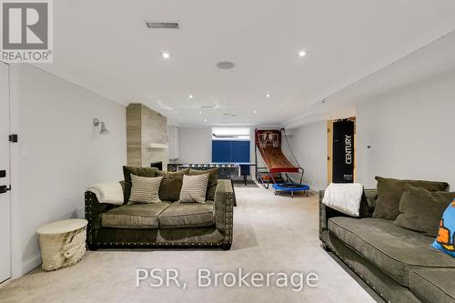 140 Ravendale Court, Vaughan, ON - Indoor Photo Showing Living Room