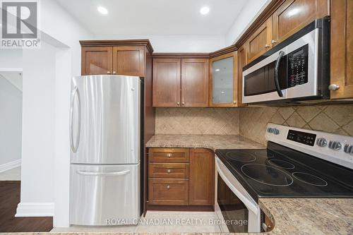 116 - 1538 Lancaster Drive, Oakville, ON - Indoor Photo Showing Kitchen