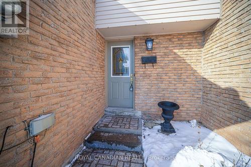 116 - 1538 Lancaster Drive, Oakville, ON - Outdoor With Exterior