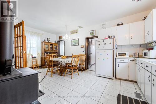 423365 25 Side Road, Amaranth, ON - Indoor Photo Showing Kitchen