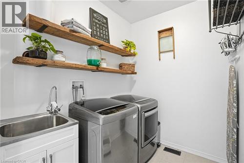 211 Odonnel Drive, Binbrook, ON - Indoor Photo Showing Laundry Room