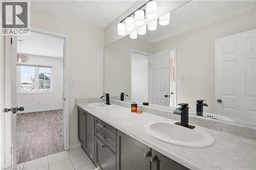 211 Odonnel Drive, Binbrook, ON - Indoor Photo Showing Bathroom