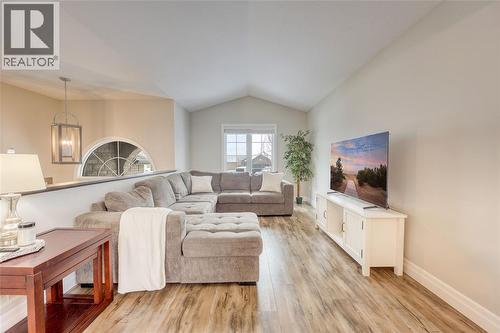 344 Citation Circle, St Clair, ON - Indoor Photo Showing Living Room