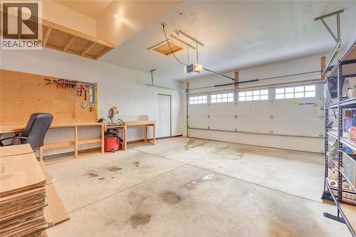 344 Citation Circle, St Clair, ON - Indoor Photo Showing Garage