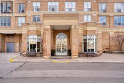 712 - 21 OVERLEA BOULEVARD  Toronto, ON M4H 1P2