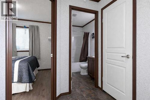 37 Maple Drive, Brooks, AB 