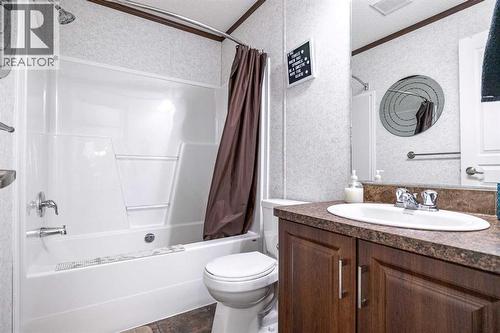 37 Maple Drive, Brooks, AB 