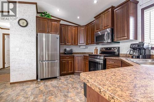 37 Maple Drive, Brooks, AB 
