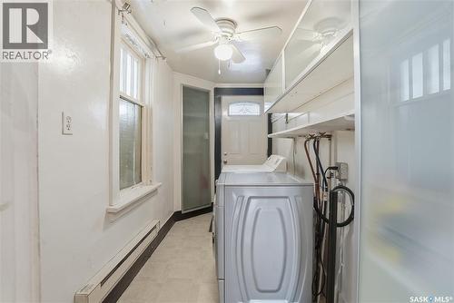 912 5Th Avenue N, Saskatoon, SK - Indoor Photo Showing Laundry Room