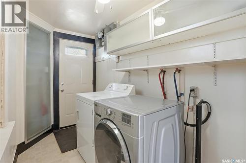 912 5Th Avenue N, Saskatoon, SK - Indoor Photo Showing Laundry Room