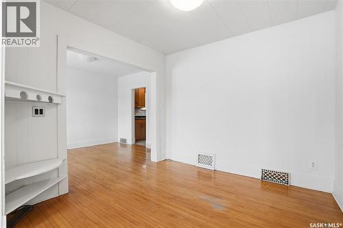 912 5Th Avenue N, Saskatoon, SK - Indoor