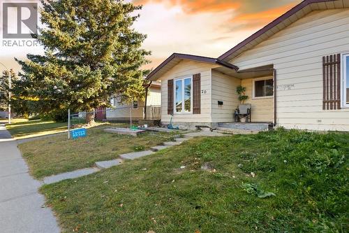 20 Castlegrove Way Ne, Calgary, AB - Outdoor