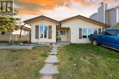 20 Castlegrove Way NE  Calgary, AB T3J 1T7
