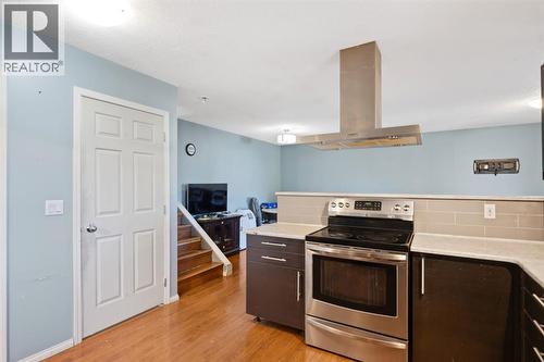 20 Castlegrove Way Ne, Calgary, AB - Indoor Photo Showing Kitchen
