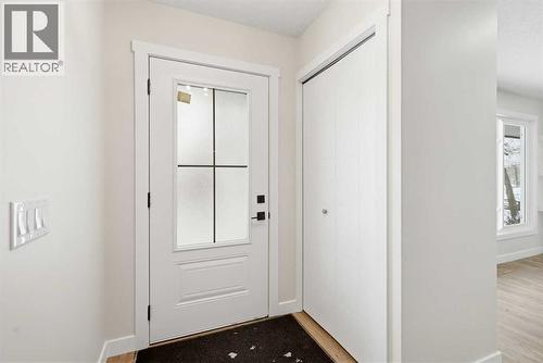 5610 Pensacola Crescent Se, Calgary, AB - Indoor Photo Showing Other Room