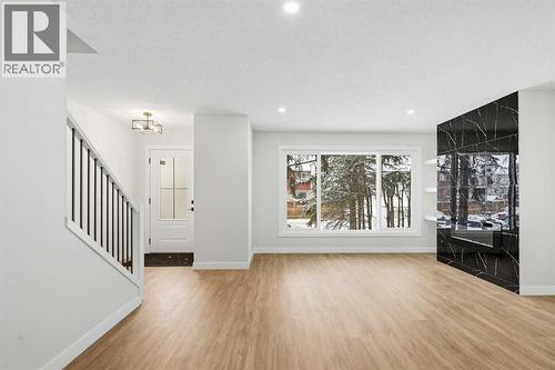 5610 Pensacola Crescent Se, Calgary, AB - Indoor Photo Showing Other Room