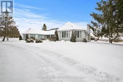 Elegant brick bungalow, entertainers dream! - 