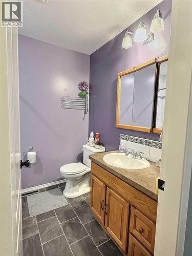 13 Aspen Crescent, Jasper, AB - Indoor Photo Showing Bathroom
