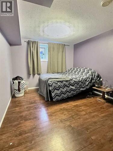 13 Aspen Crescent, Jasper, AB - Indoor Photo Showing Bedroom