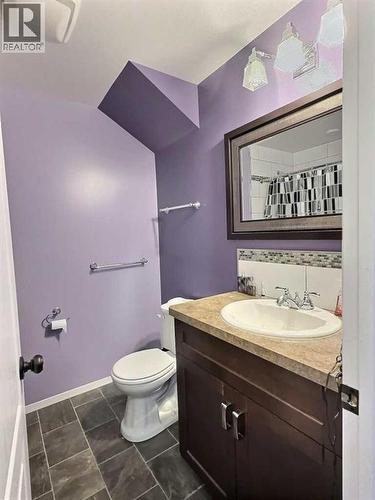 13 Aspen Crescent, Jasper, AB - Indoor Photo Showing Bathroom