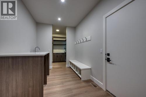 1030 Emslie Street, Kelowna, BC - Indoor Photo Showing Other Room