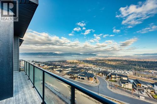1030 Emslie Street, Kelowna, BC - Outdoor With View