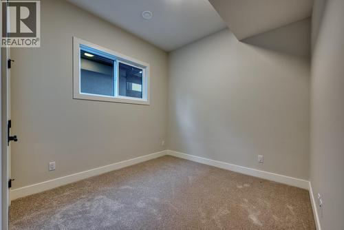 1030 Emslie Street, Kelowna, BC - Indoor Photo Showing Other Room