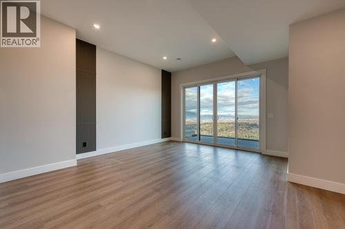 1030 Emslie Street, Kelowna, BC - Indoor Photo Showing Other Room