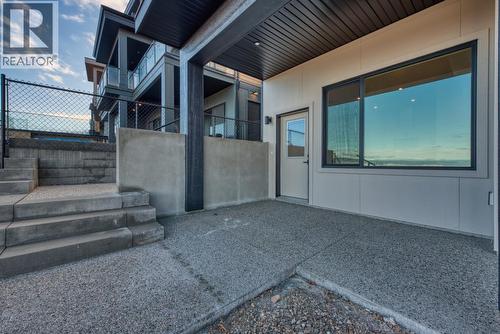 1030 Emslie Street, Kelowna, BC - Outdoor With Exterior