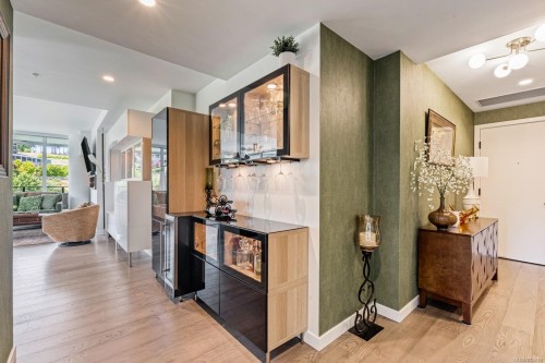 815-2000 Hannington Rd, Langford, BC - Indoor Photo Showing Other Room