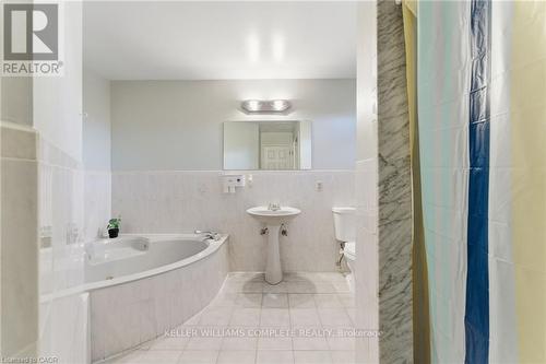 2 Morningstar Court, Hamilton, ON - Indoor Photo Showing Bathroom