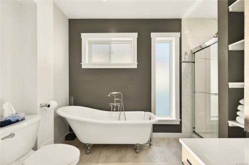 352 Kennedy St, Nanaimo, BC 