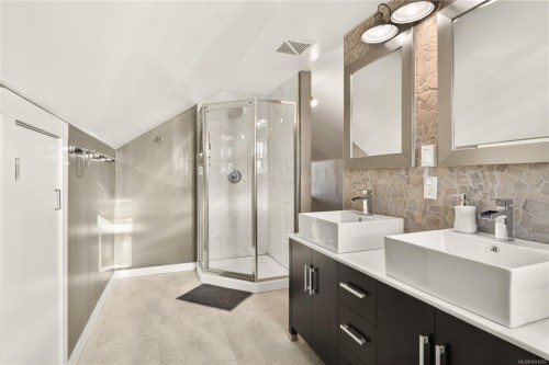 352 Kennedy St, Nanaimo, BC 