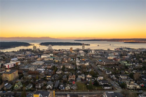 352 Kennedy St, Nanaimo, BC 