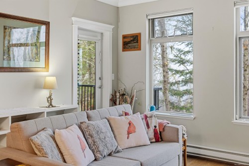 2205-44 Anderton Ave, Courtenay, BC - Indoor Photo Showing Living Room