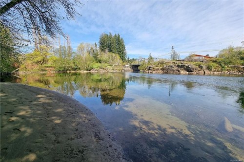 11-5350 Falls St, Port Alberni, BC 