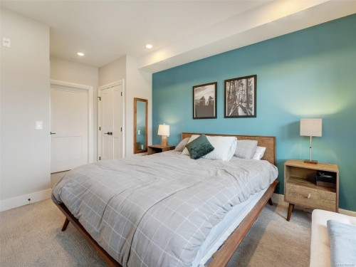 503-741 Travino Lane, Saanich, BC - Indoor Photo Showing Bedroom