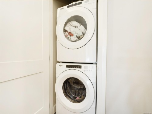 503-741 Travino Lane, Saanich, BC - Indoor Photo Showing Laundry Room