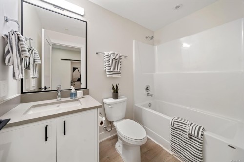 109-1371 Goldstream Ave, Langford, BC - Indoor Photo Showing Bathroom