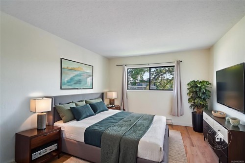 305-363 Morison Ave, Parksville, BC - Indoor Photo Showing Bedroom